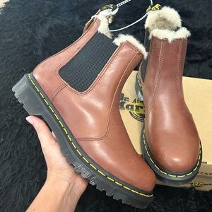 DR MARTENS 2976 Leonore brown leather fur Chelsea ankle boots booties shoes sz7
